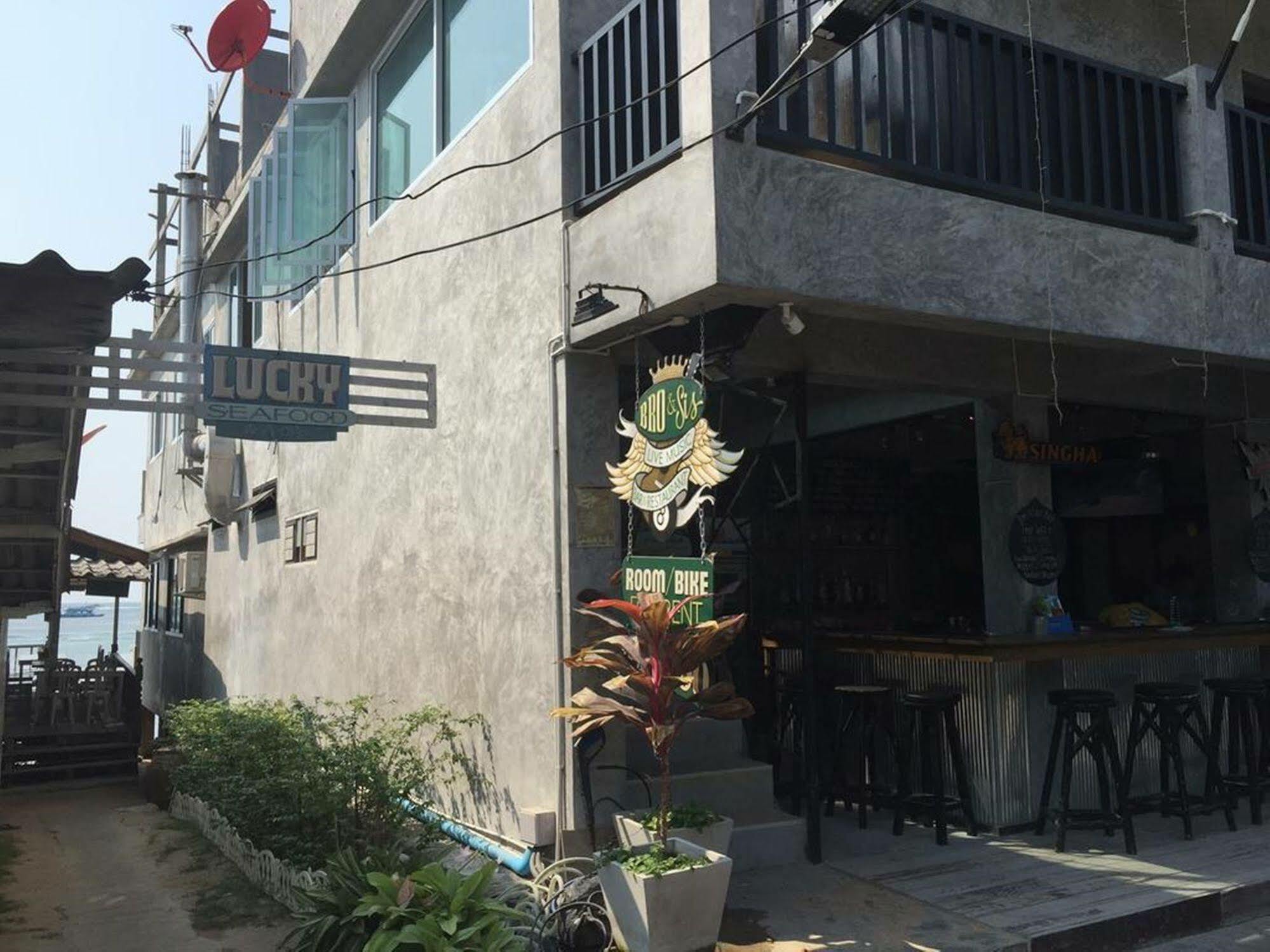 Bro&Sis Place Ko Tao Exterior photo